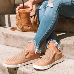 🆕Chase +Chloe Nude Slip-On Sneaker 6🆕